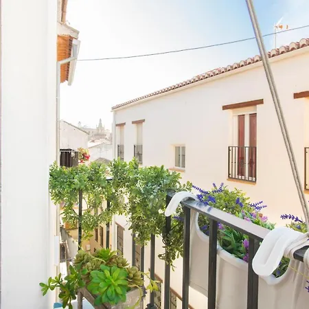 Sky Is Blue In Private Parking Included Apartment *