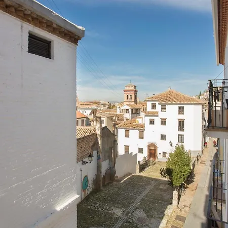 Sky Is Blue In Private Parking Included Apartment *