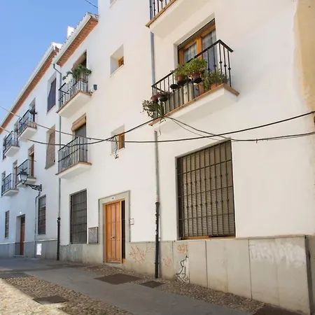 Sky Is Blue In Private Parking Included Apartment *