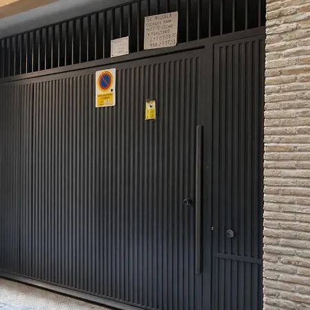 公寓 Sky Is Blue With Private Parking Included